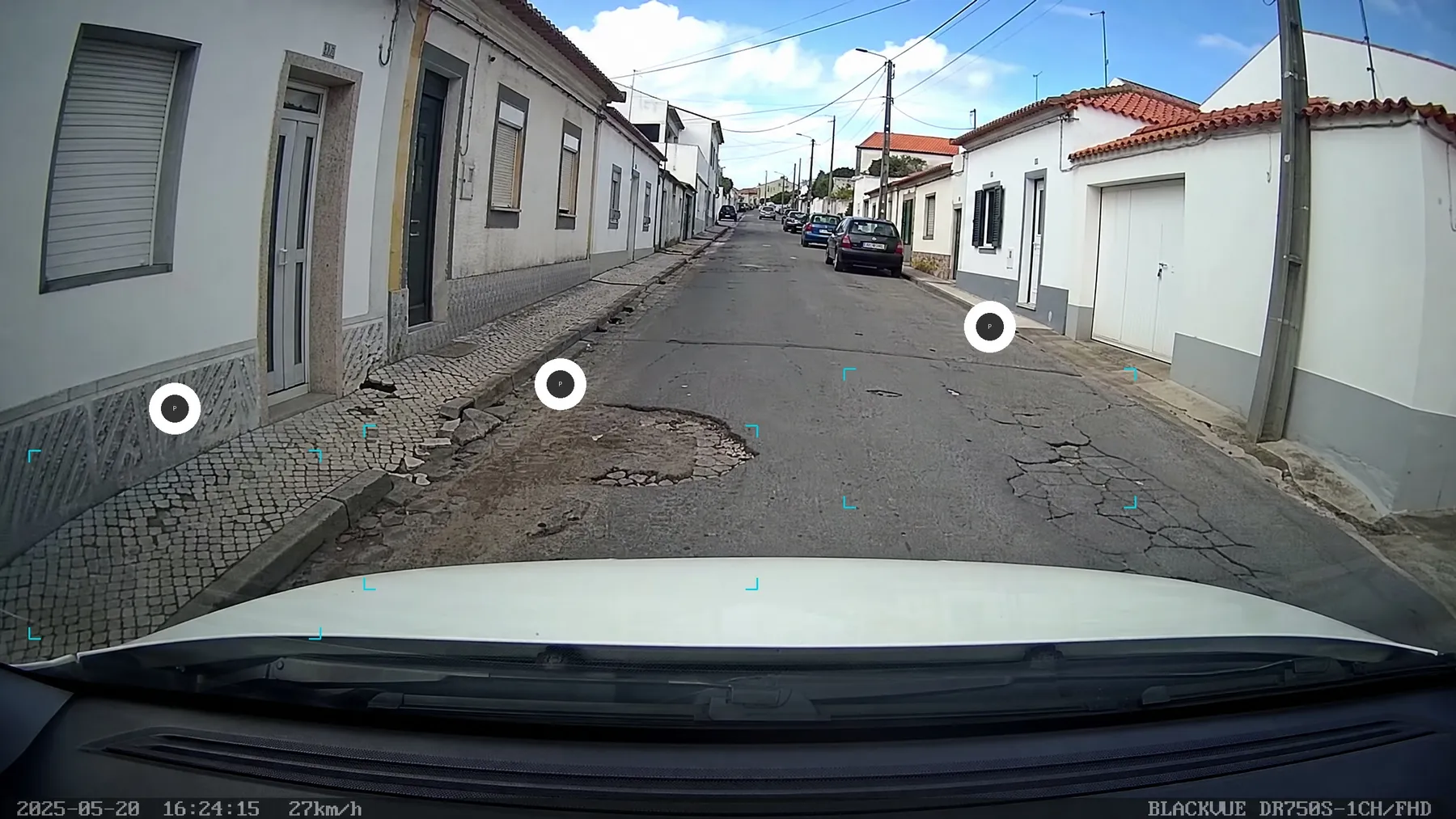 Buracos detectados pela IA da Mapzer em uma via